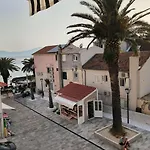 Gesamte In Mit Moebliertem Balkon By Interhome