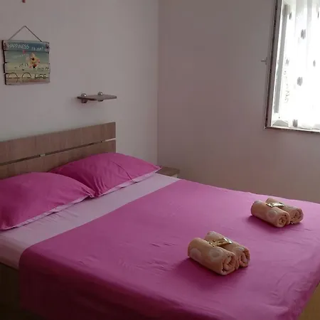 Gesamte In Mit Moebliertem Balkon By Interhome Apartament *